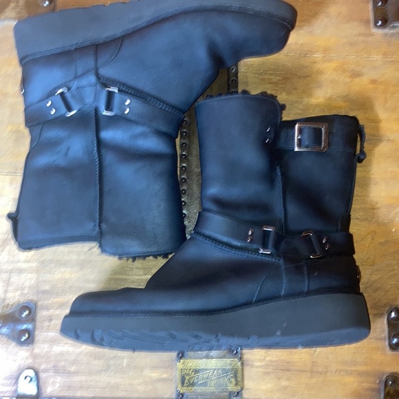 Ugg leather black boots - Picture 6 of 15
